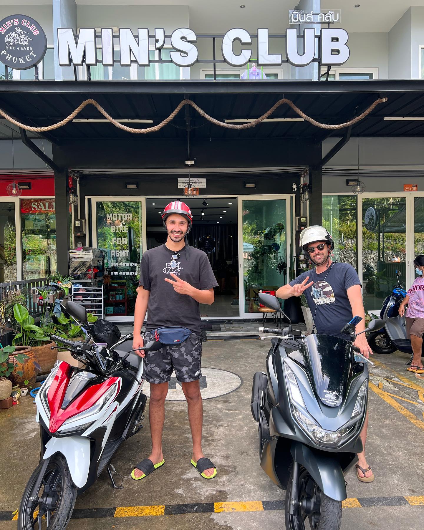 phuket-motorbike-rental-tourist-yamaha-scooter-pink-mins-club